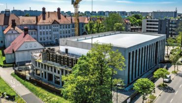 Inwestycja budowy hali i budynku dydaktycznego bez przestoju