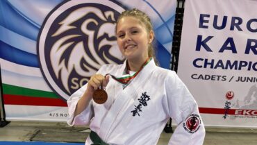 Weronika Wierszyło z klasy 1E – brązową medalistką Mistrzostw Europy (U16,U18,U21) w karate ! ( listopad 2022 r.)