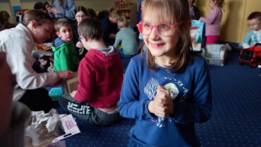 Wręczanie prezentów świątecznych dla Podopiecznych Domu Małego Dziecka w Gliwicach