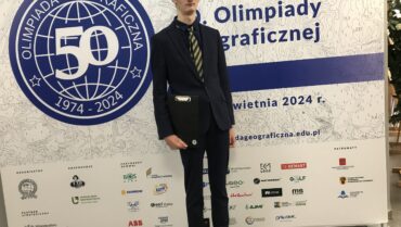 Wielki sukces Jarosława Augustyniaka z klasy III A –  uzyskał tytuł laureata i III miejsce w Polsce w L Olimpiadzie Geograficznej