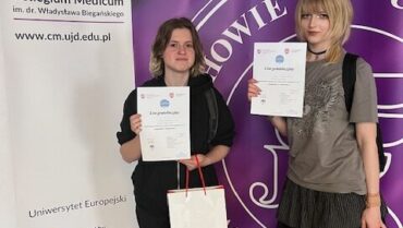 Martha Antoniak i Michalina Matkowska-Łozicka w finałowej dwudziestce konkursu “Angielski w medycynie”